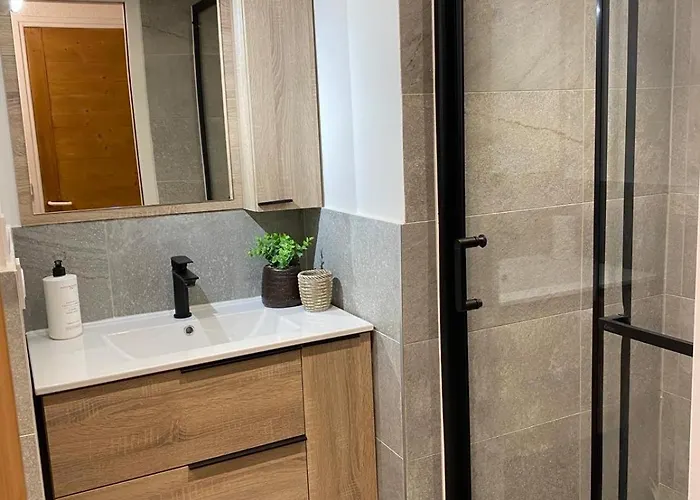 2-bedroom - Mont Blanc Views, Near Flagere Lift Appartement